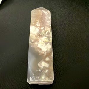 Flower agate tower crystal stone